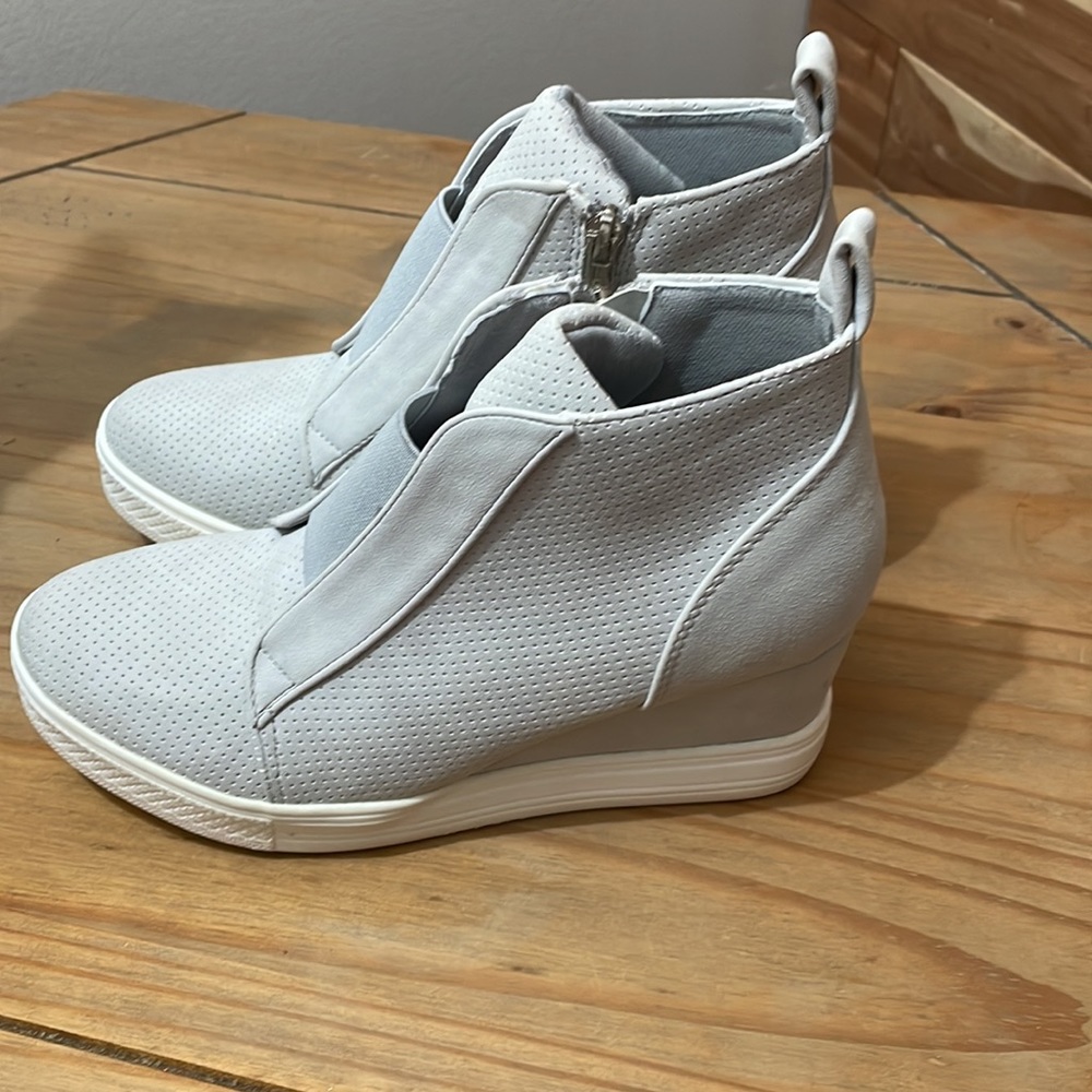 Coconuts Wedge Sneaker Size 7 Light Gray - image 3